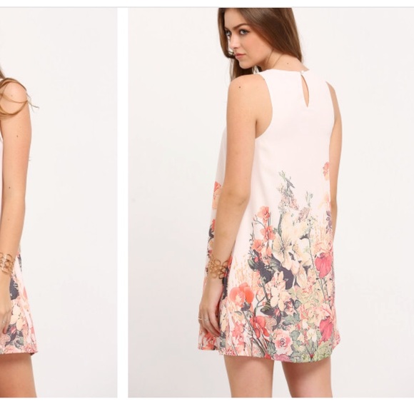 Floral flowy dress🌸 - Picture 2 of 4